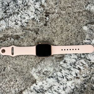 Apple Watch Series 4 Rose Gold